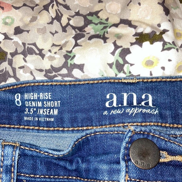 Women’s Ana High Waisted Jean Shorts - Picture 3 of 4